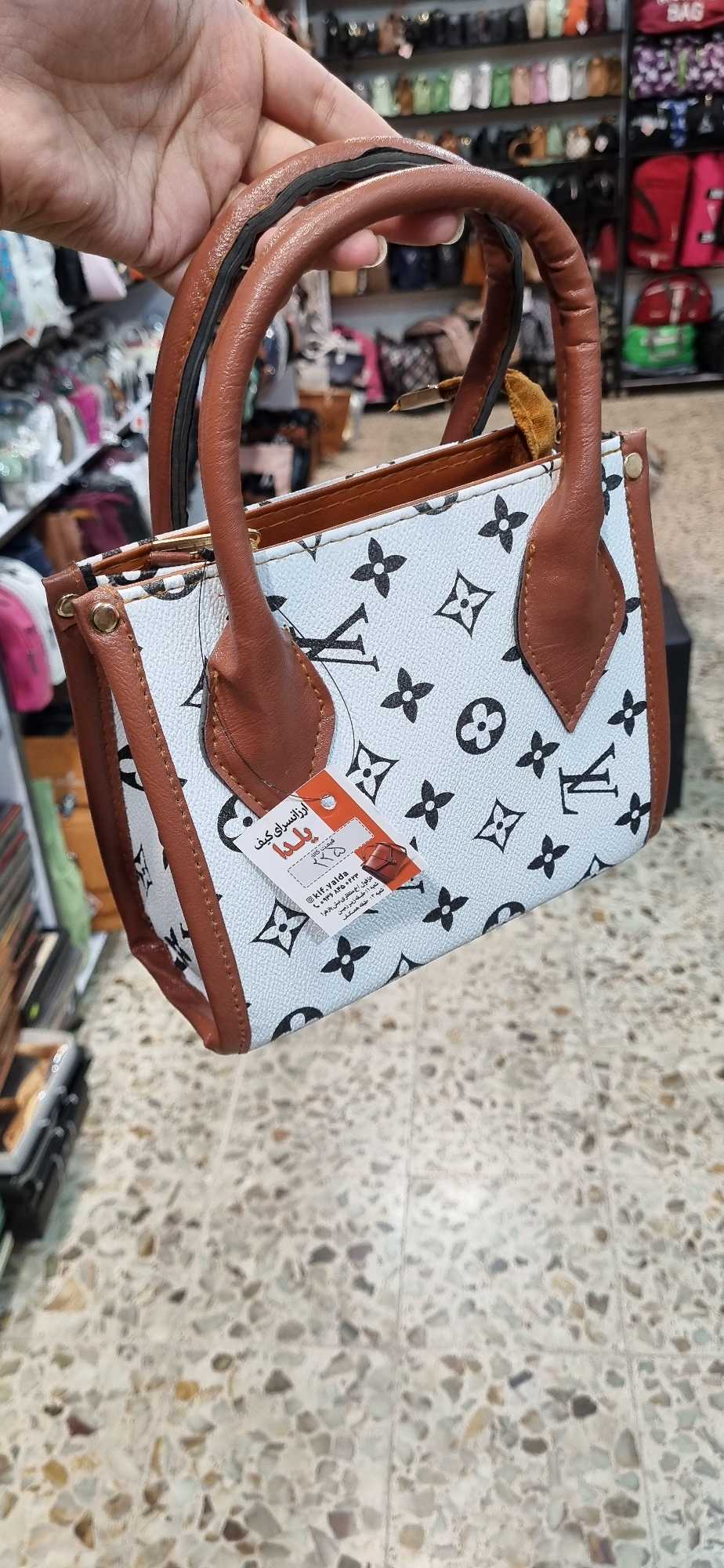 کیف مربعی چرمی زنانه