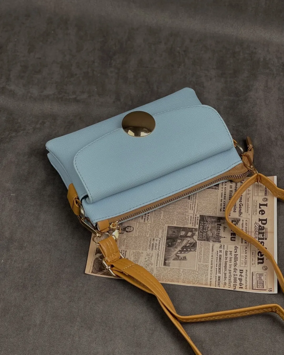 کیف آبی آسمانی