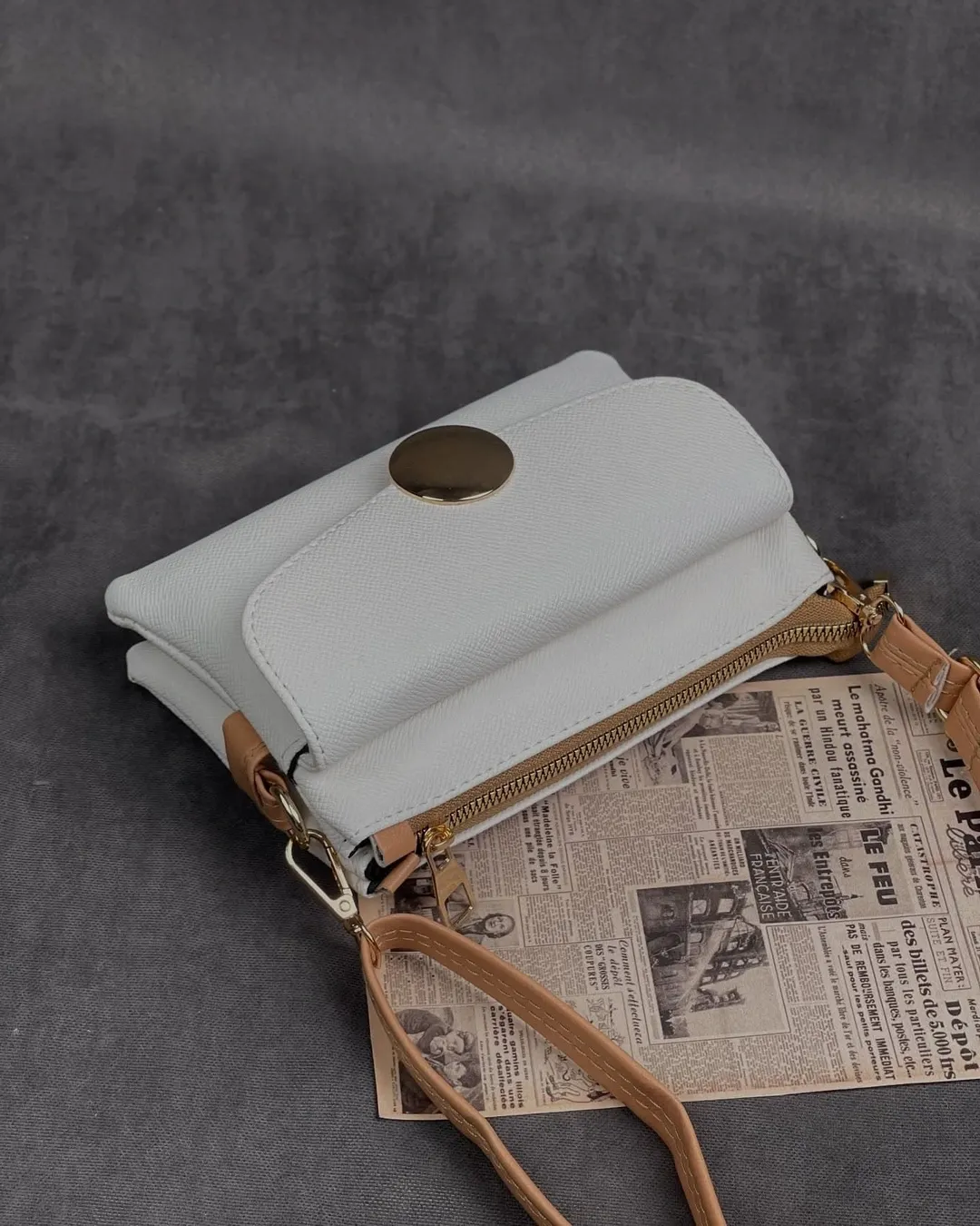 کیف شیری رنگ اسپرت